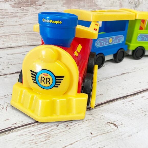 FISHER PRICE Little People Train - Picture 2 of 12